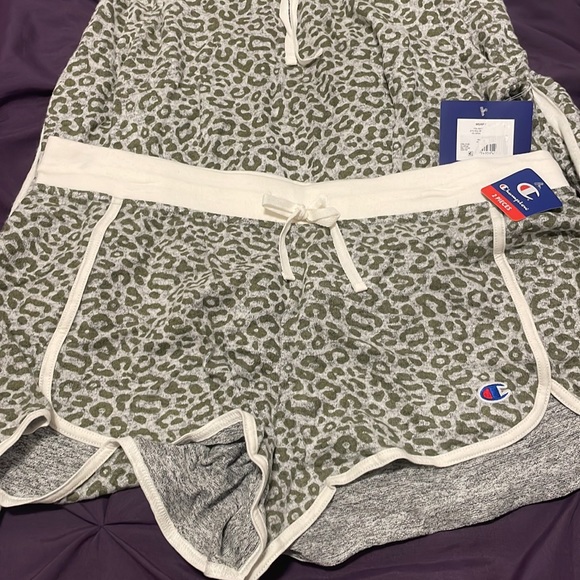 Grey cheetah print woman’s - Picture 2 of 2